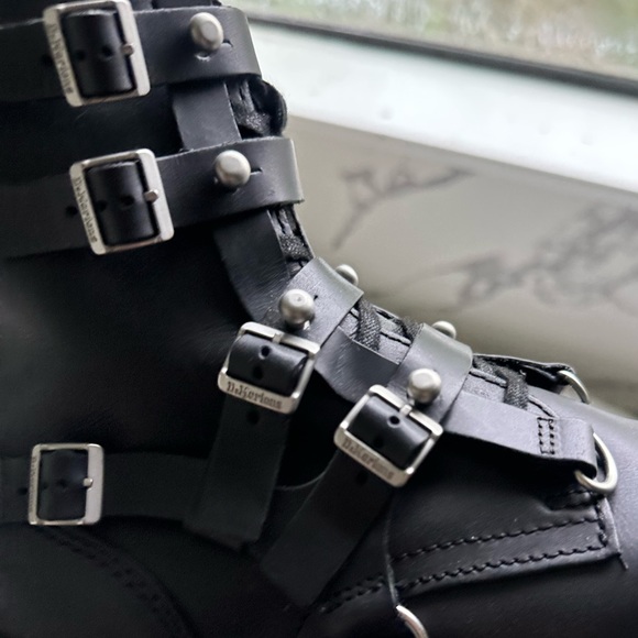 The great frog x Dr Martens collab. RARE** - Picture 4 of 7